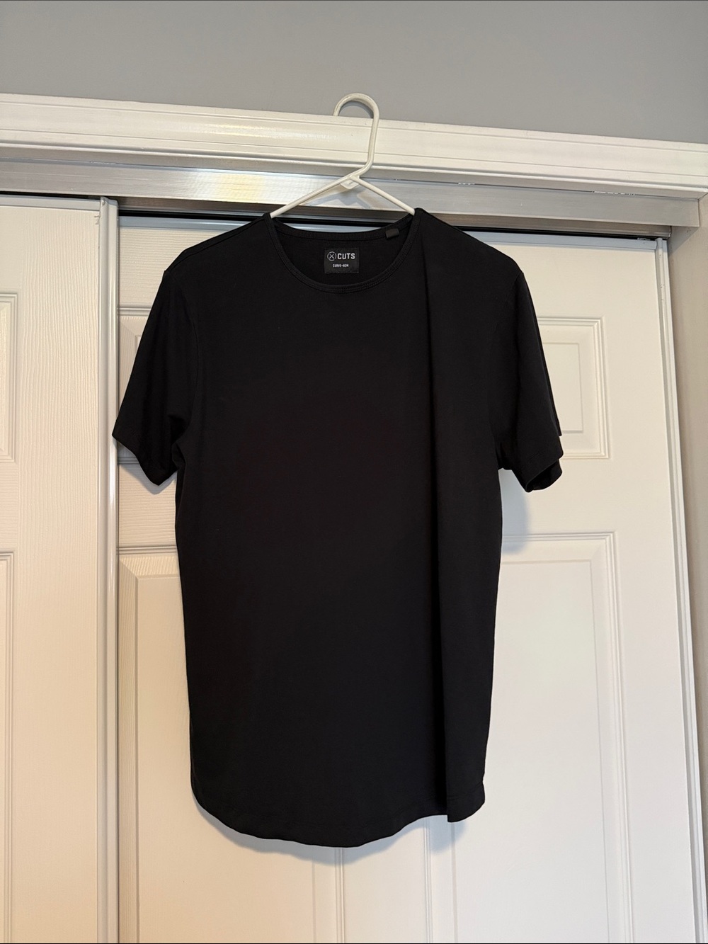 CUTS Clothing | Black Curve-Hem T-Shirt PYCA Pro XL